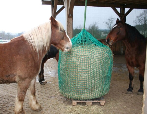 Hay net for big round bales - Round bale hay net - fine-mesh - Original CG hay net quality -1,60 x 1,60 x hight 1,80